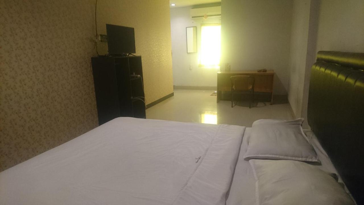 Sz Nine One Hotell Medan Exteriör bild
