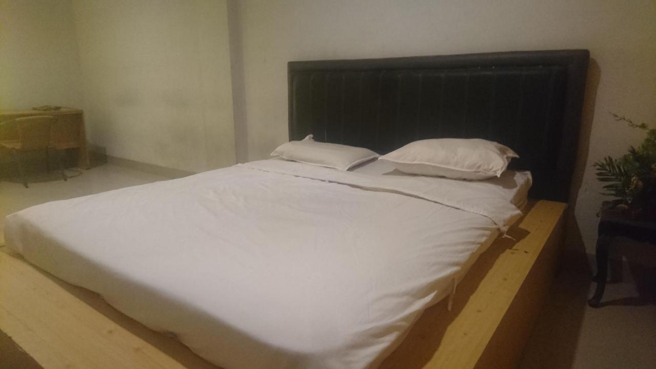 Sz Nine One Hotell Medan Exteriör bild