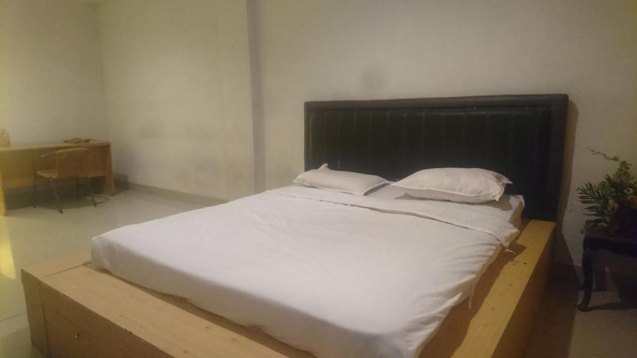 Sz Nine One Hotell Medan Exteriör bild