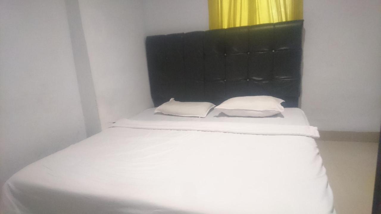Sz Nine One Hotell Medan Exteriör bild